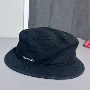 Adidas bucket hat